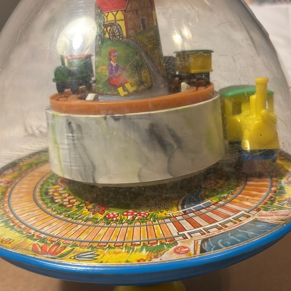 Vintage Large Toy Train Spinning Tin Peg-Top Karl Rohrseitz Zirndorf Germany - Picture 7 of 9